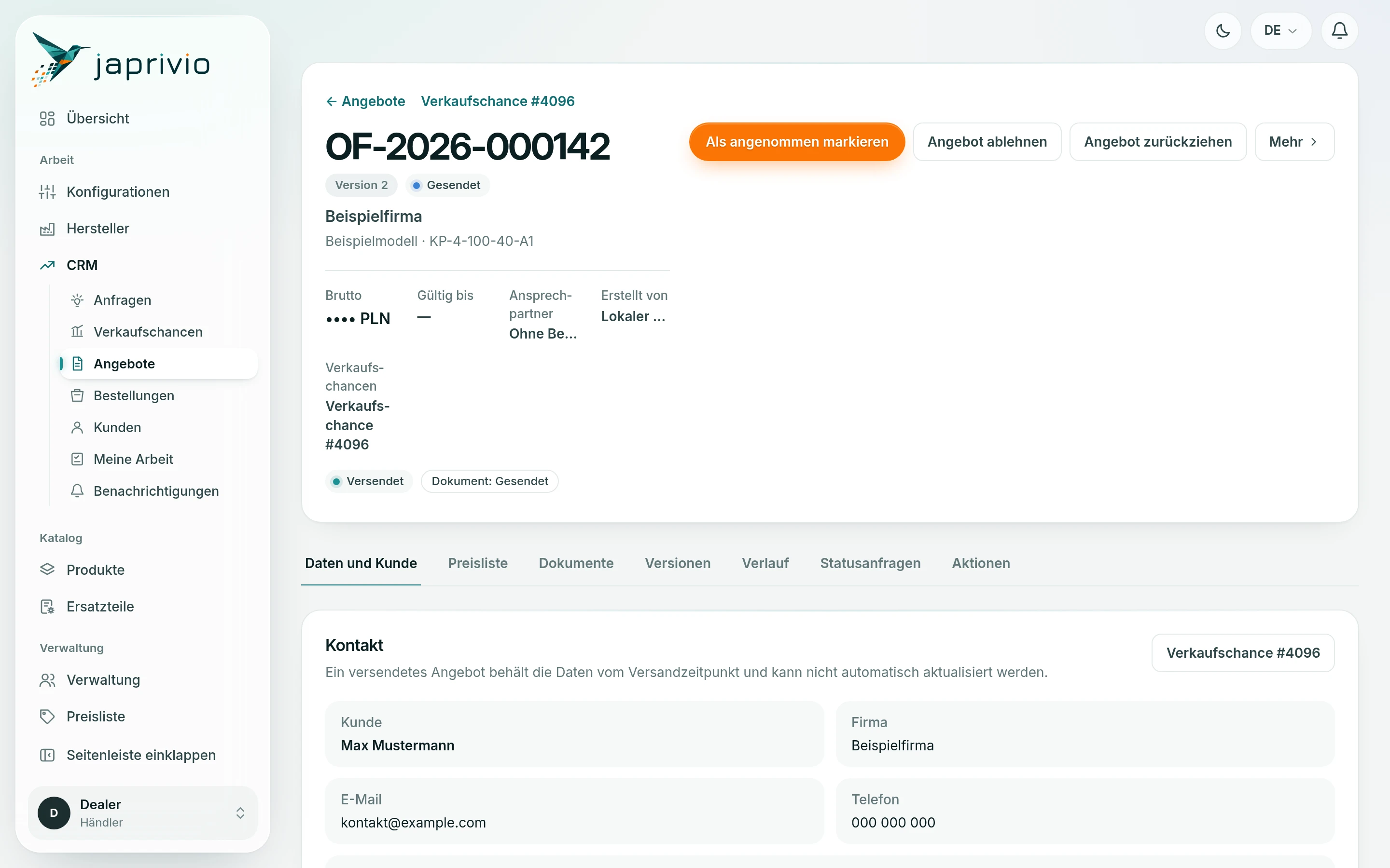Beispielangebot in JAPRIVIO: Version 2 mit dem Status „Gesendet“, Beispielkunde, ausgeblendeter Bruttobetrag, Kundenbetreuer und Kontaktdaten aus dem Beispiel.